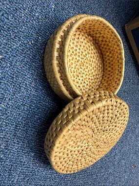 Woven Round Straw Trinket Box - Natural Tan